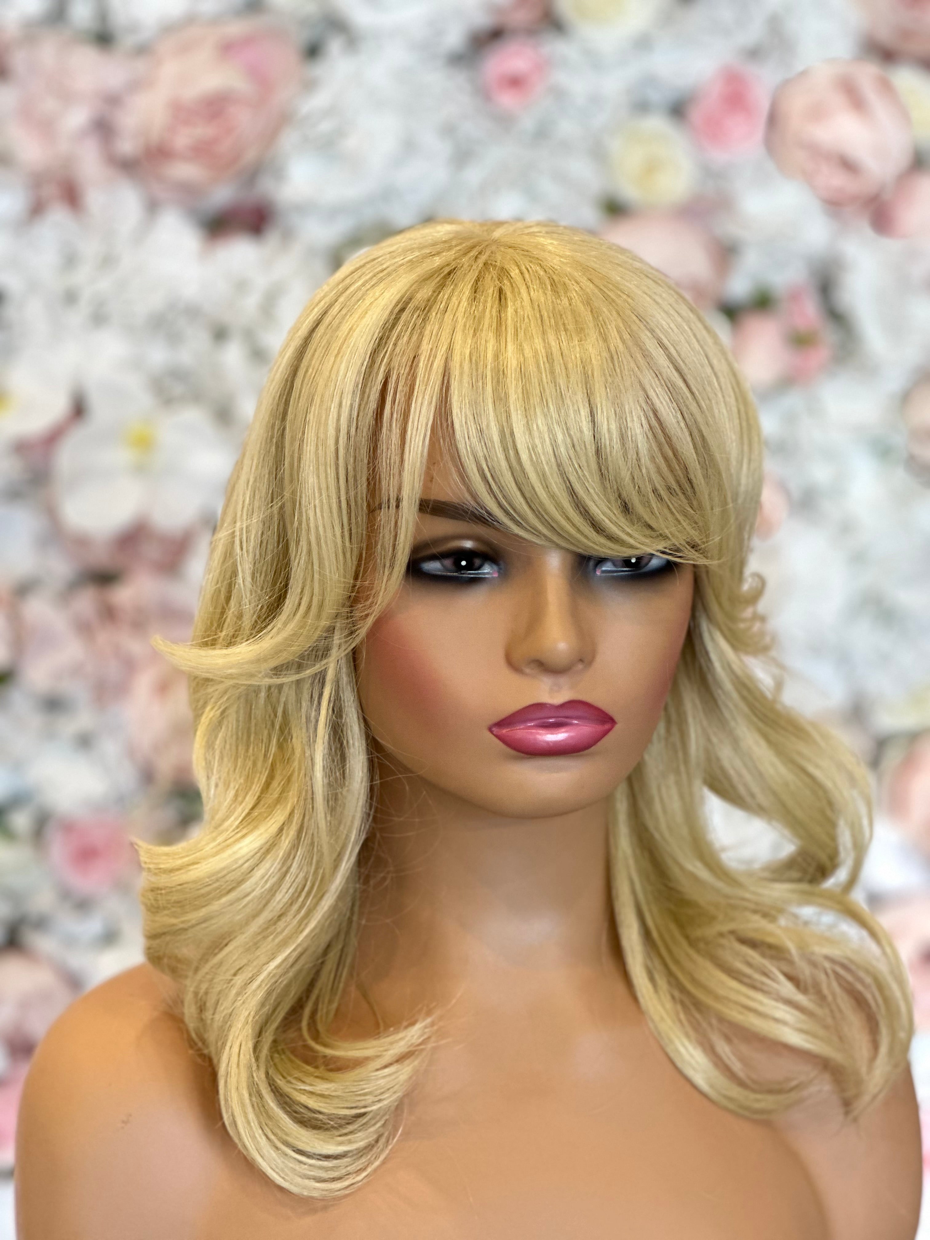 Bombshell Blonde – Layered Synthetic Wig with Curtain Bangs