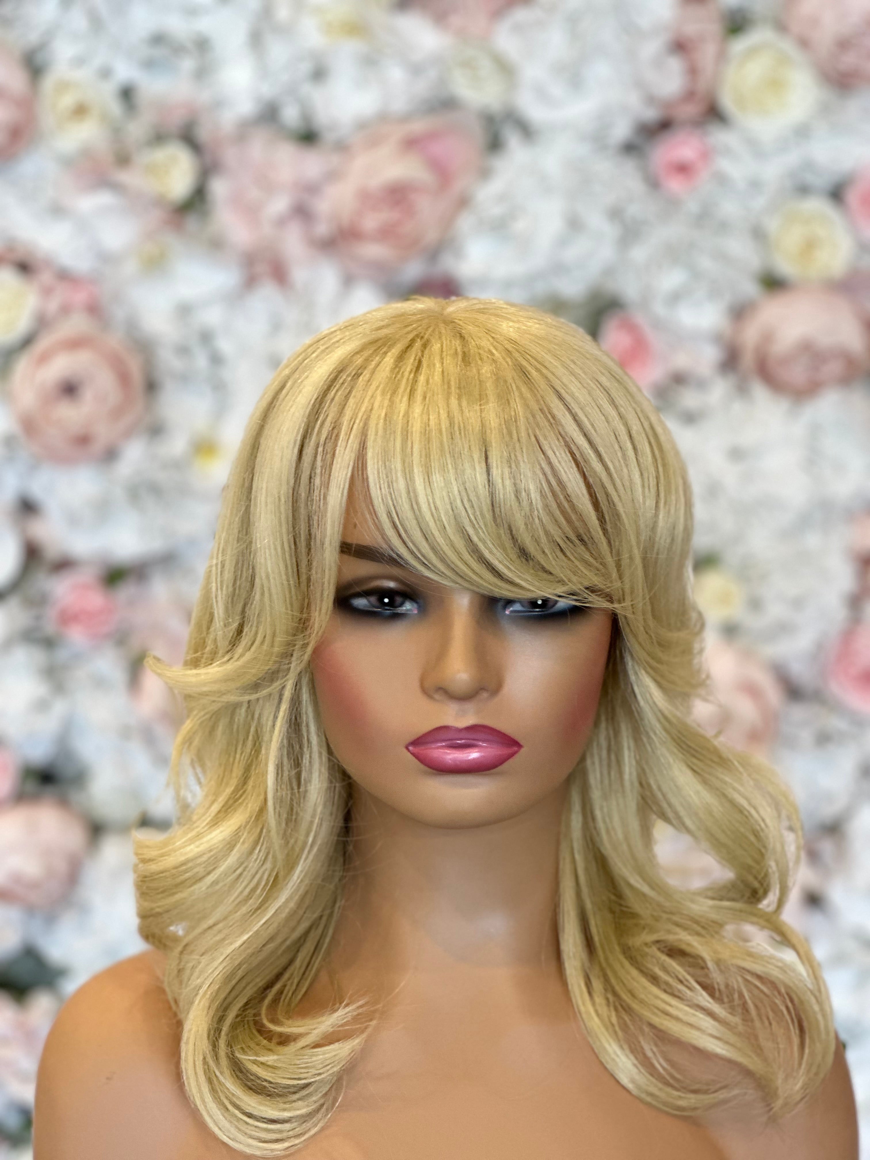Bombshell Blonde – Layered Synthetic Wig with Curtain Bangs