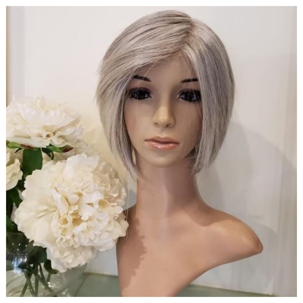 Be Fabulous Synthetic Senior Wig